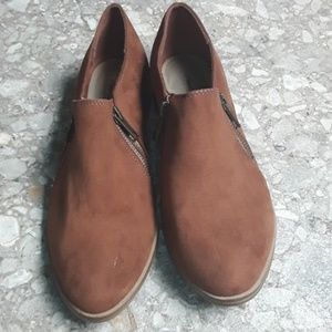 American Eagle Brown Suede Short Booties Size 6